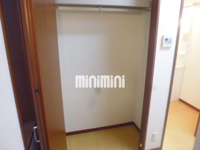 収納　収納は２ヶ所なので荷物が多くても安心です
