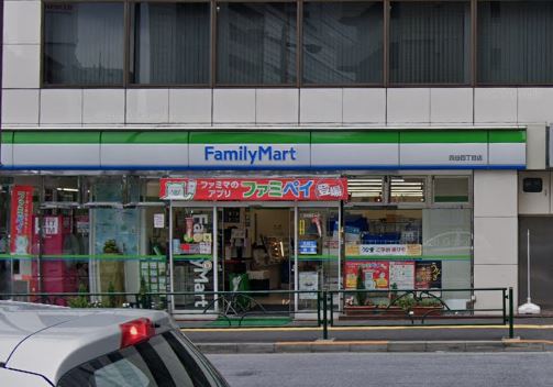 コンビニ　ファミリーマート 四谷四丁目店（コンビニ）まで470m