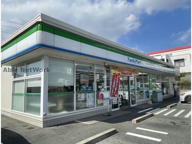 コンビニ　ファミリーマート東郷白鳥店（コンビニ）まで62m