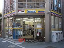 コンビニ　ミニストップ南青山6丁目店（コンビニ）まで140m