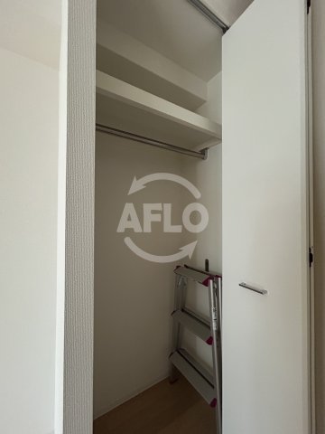 収納　セレニテ江坂ルフレ　クローゼット