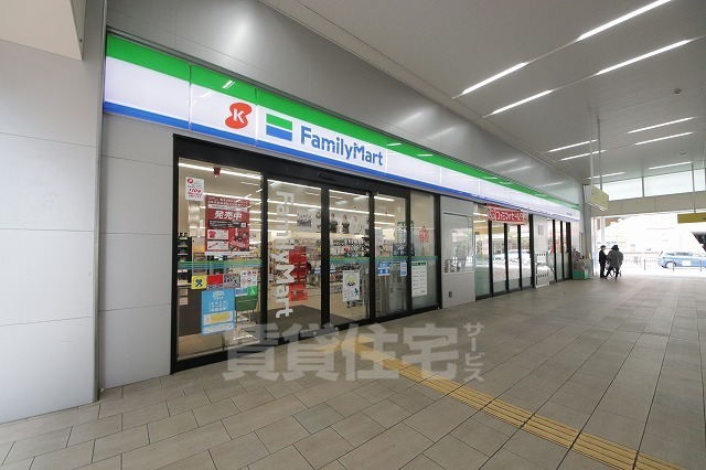 コンビニ　ファミリーマート　近鉄若江岩田駅（コンビニ）まで323m