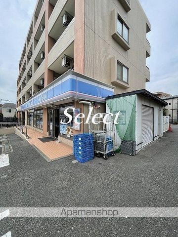 コンビニ　ローソン横浜神大寺一丁目店（コンビニ）まで957m