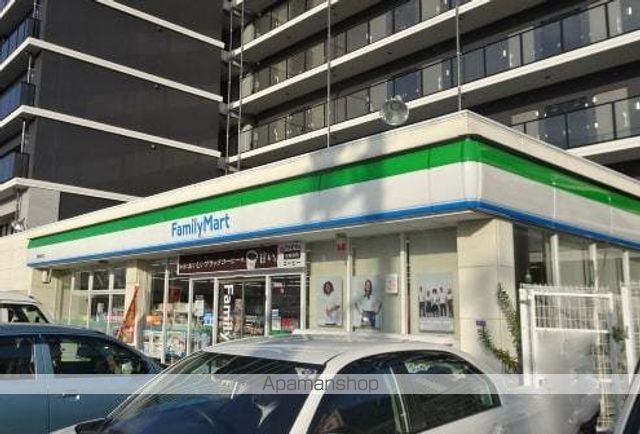 コンビニ　ファミリーマート（コンビニ）まで230m