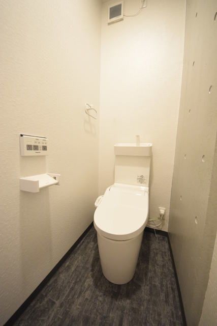 トイレ　※同タイプ住戸参考写真