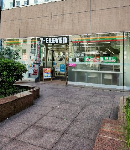 コンビニ　セブンイレブン 千代田岩本町1丁目店（コンビニ）まで127m