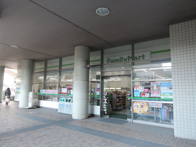 コンビニ　ファミリーマートプラウドタワー船橋店（コンビニ）まで614m