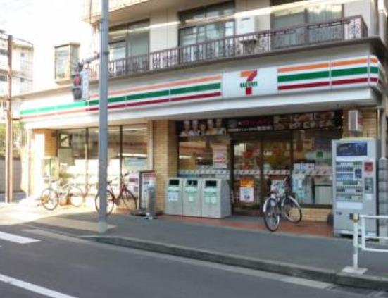 コンビニ　セブンイレブン 渋谷本町店（コンビニ）まで211m