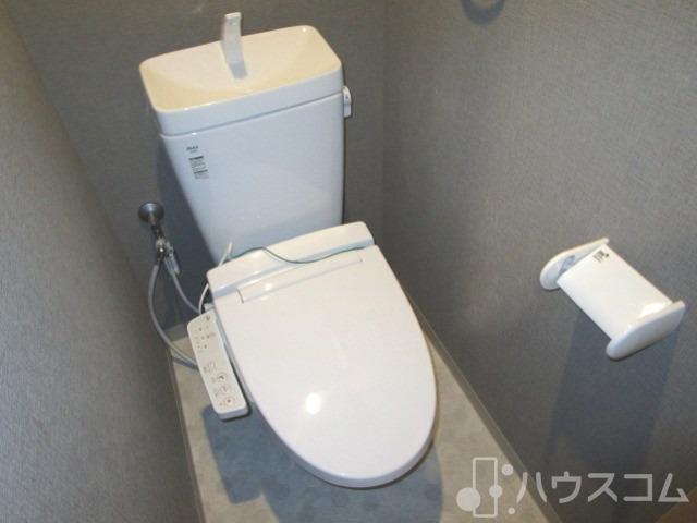 トイレ　冬場も安心の温水洗浄便座！