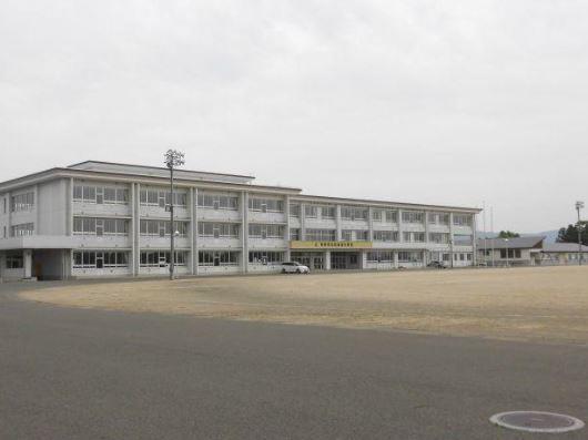 中学校　花巻市立石鳥谷中学校（中学校）まで1259m