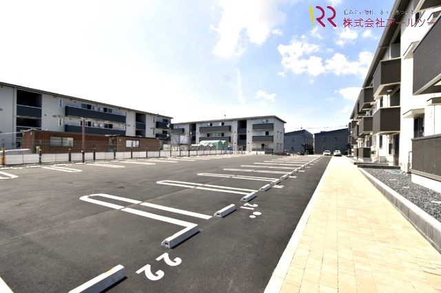 駐車場　駐車場