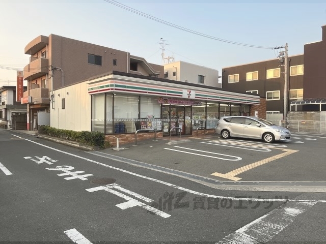 コンビニ　セブンイレブン阪急新伊丹駅前店（コンビニ）まで400m