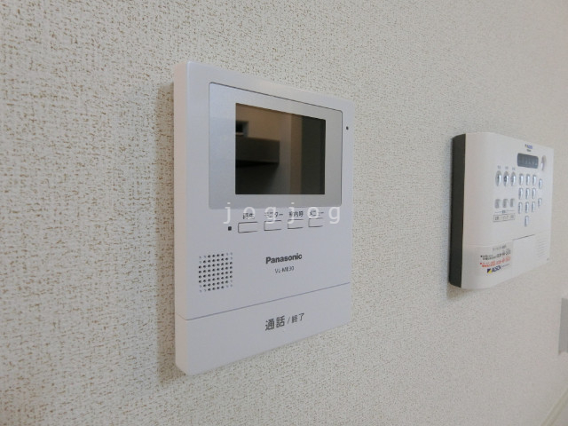 セキュリティ　モニター付きインターホンで来客確認も安心です！