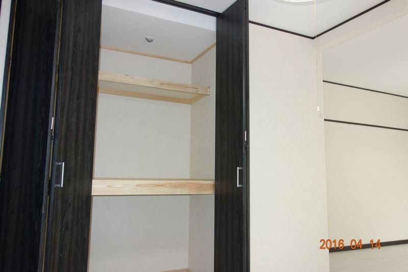 収納　清潔感のあるトイレです