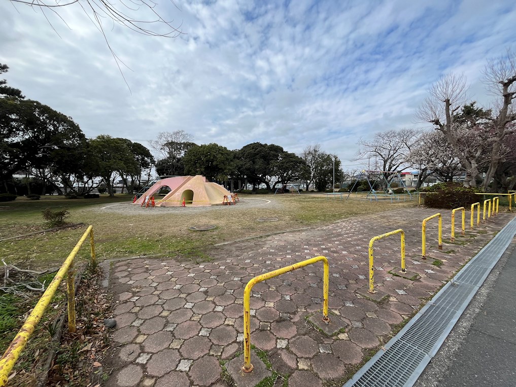 公園　旭ヶ丘公園（公園）まで641m