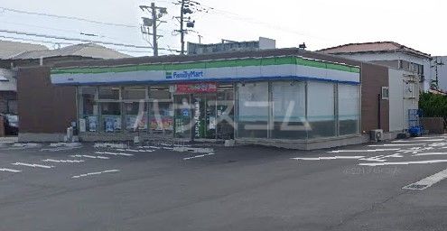 コンビニ　ファミリーマート（コンビニ）まで4610m