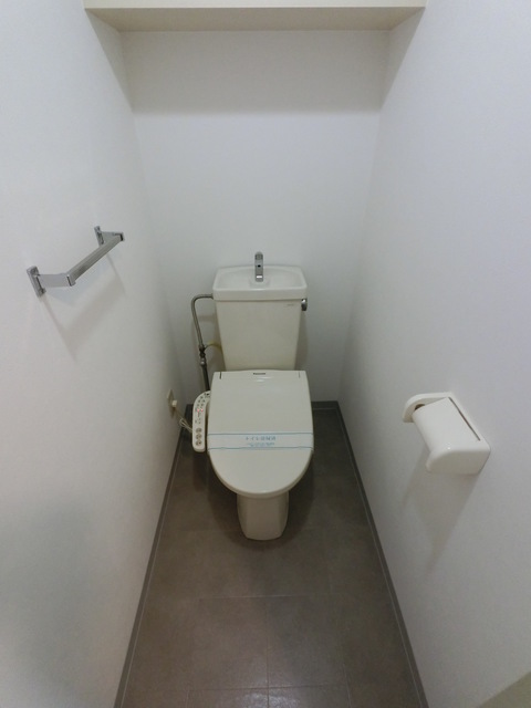 トイレ　※別部屋参考写真。完工後の現況優先。