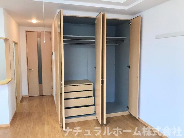 収納　クローゼット