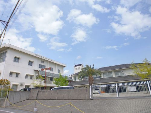 中学校　明石市立大久保北中学校（中学校）まで1863m