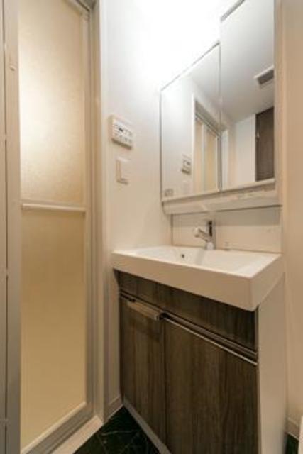 洗面設備　※写真は同タイプ住戸です。