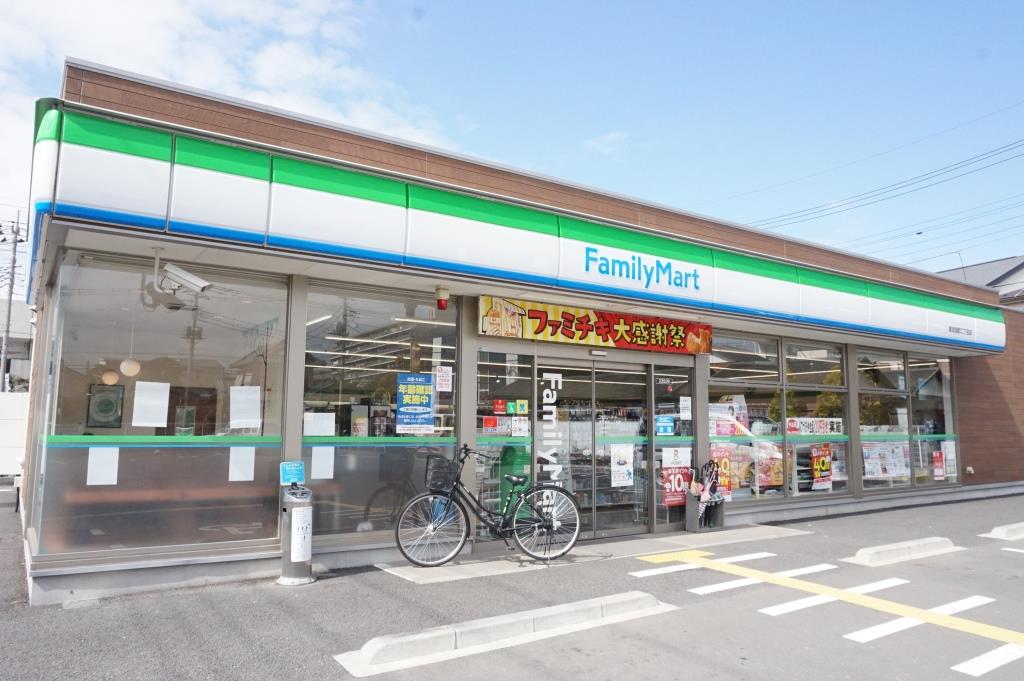 コンビニ　ファミリーマート 草加旭町二丁目店（コンビニ）まで1158m
