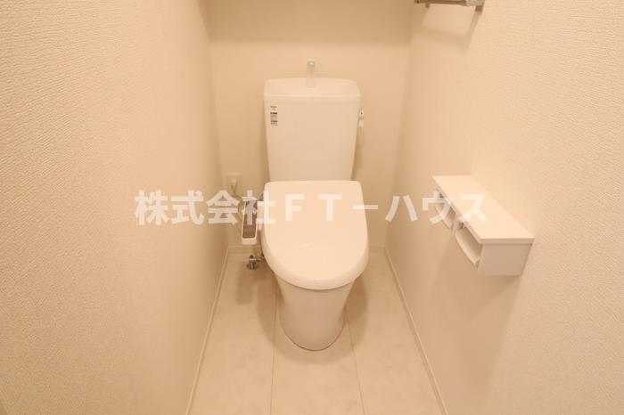 トイレ　温水洗浄暖房便座