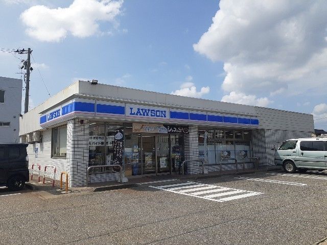 コンビニ　ローソン新湊本町店（コンビニ）まで270m