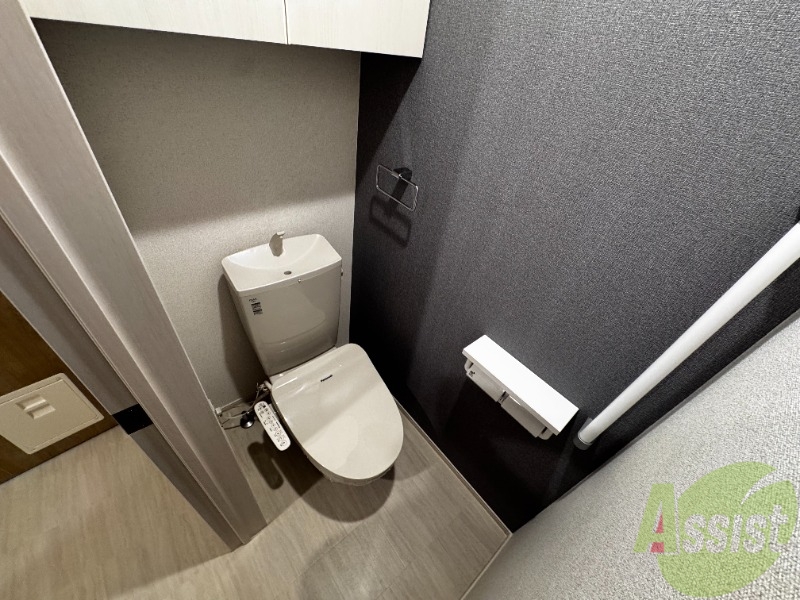 トイレ　こちらはトイレです。ピカピカなトイレで、気持ちも良いですね。