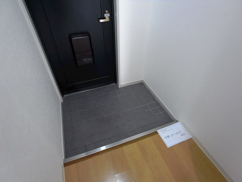 ベルヴィ本山中町の玄関写真