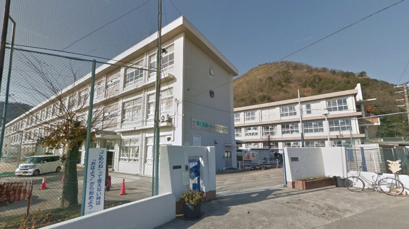 中学校　夢前中学校（中学校）まで2769m