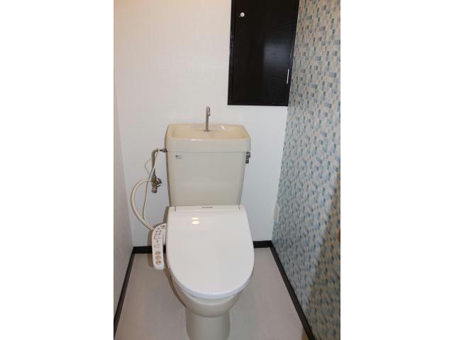 ＪＲ御殿場線 大岡駅 徒歩17分 3階建 築41年のトイレ写真