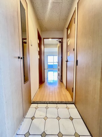 地下鉄箱崎線 呉服町駅 徒歩8分 20階建 築21年の玄関写真