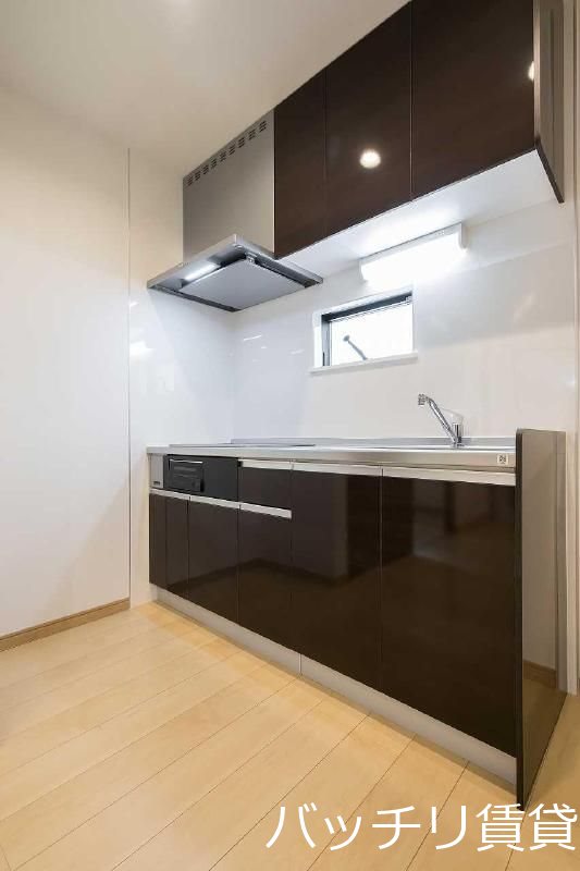 キッチン　＊画像は同型タイプの為、現状優先致します