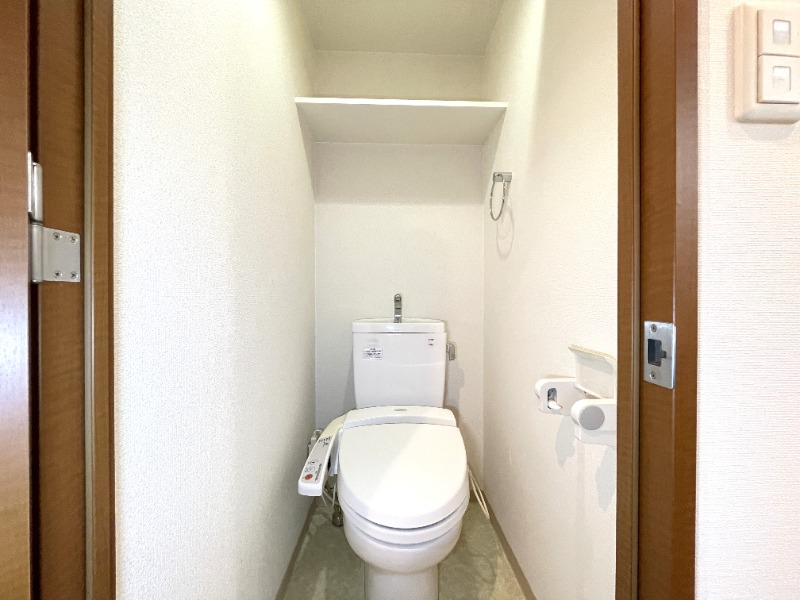 エステムコート三宮EASTIIリベルテのトイレ写真