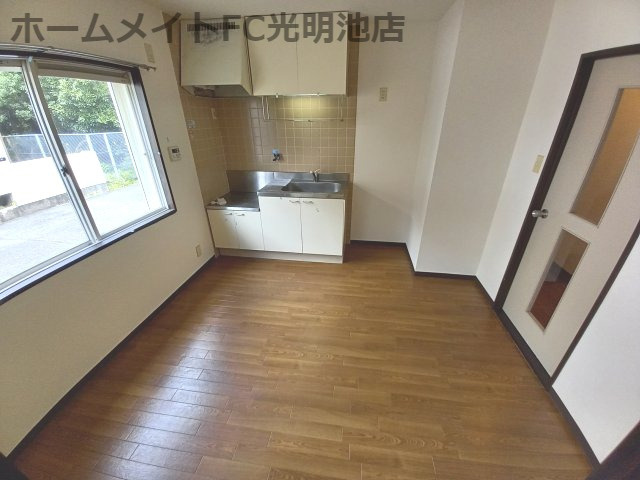 南海泉北線 光明池駅 徒歩8分 2階建 築35年の居間写真