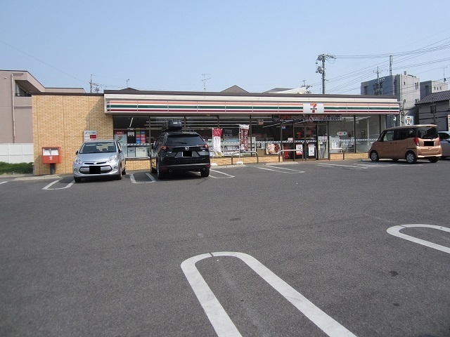 コンビニ　セブンイレブン富が丘北店（コンビニ）まで180m
