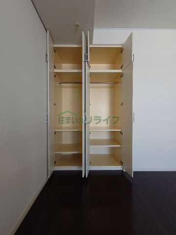 収納　同タイプ反転のお部屋でございます。
