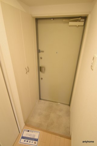 ドライバウム江坂の玄関写真