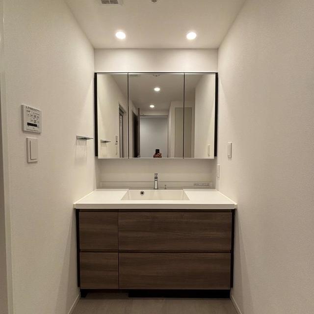 洗面設備　※写真は同タイプ住戸です。