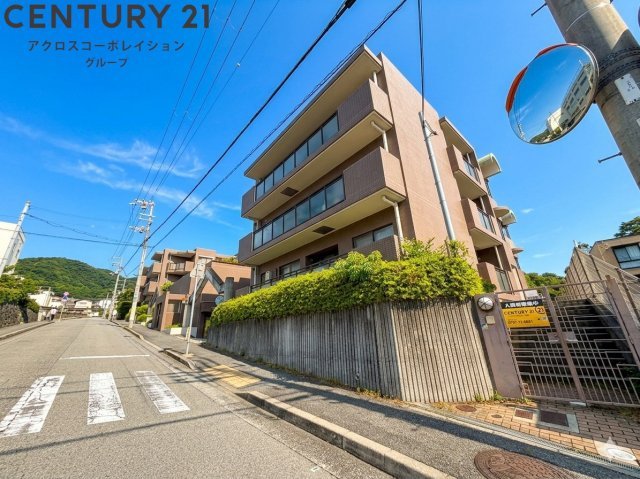 建物外観　オートロック付で外部から簡単に出入りできない為、安心です。