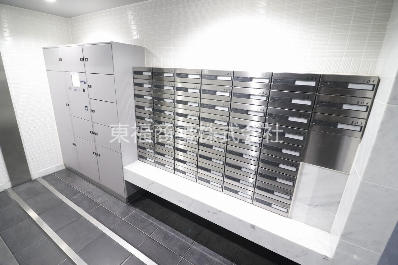 東京メトロ有楽町線 氷川台駅 徒歩7分 7階建 築13年の外観写真