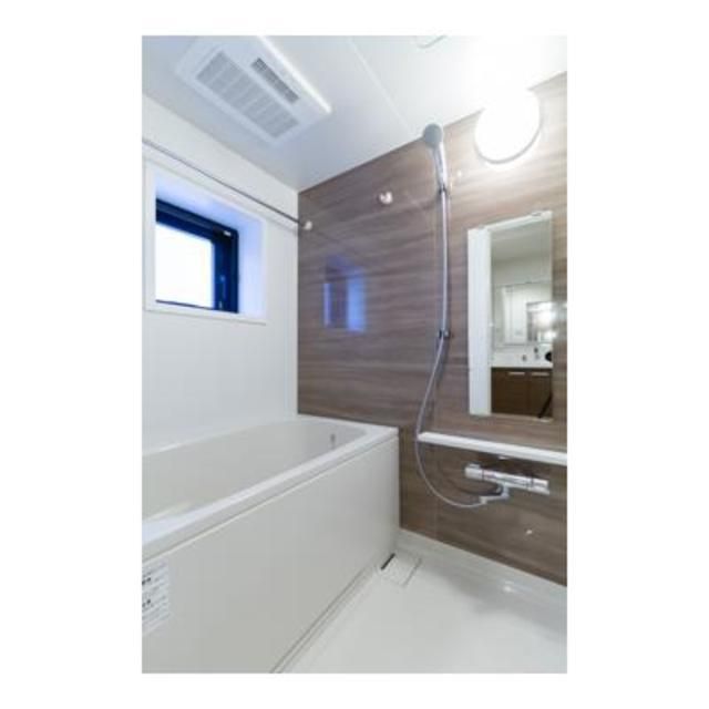 バス・シャワールーム　※写真は同タイプ住戸です。