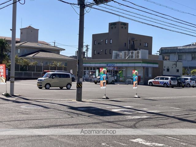 コンビニ　ファミリーマート岐南町下印食店（コンビニ）まで437m
