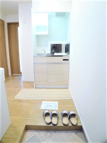 玄関　※他号室のお部屋の写真です