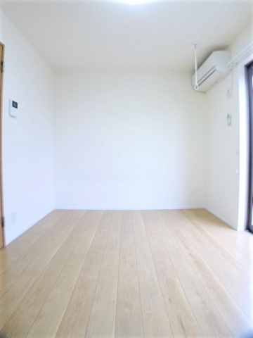 居室・リビング　※他号室のお部屋の写真です