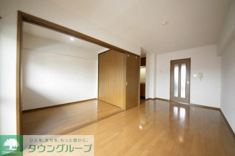 ウィステアリア博多東の居間写真