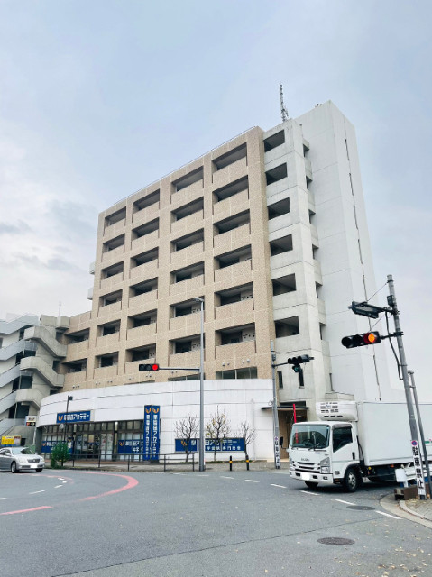 建物外観　南側は高い建物がなく日当たりと眺望が良好です。
