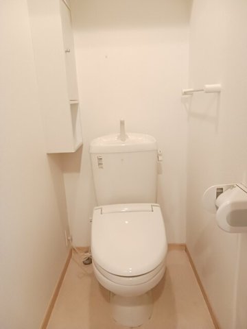 トイレ　清潔感のあるトイレです