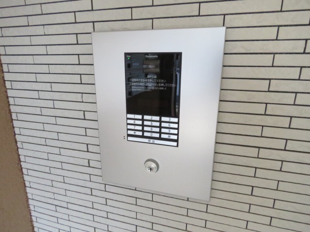 エントランス　オートロック付きで安心☆