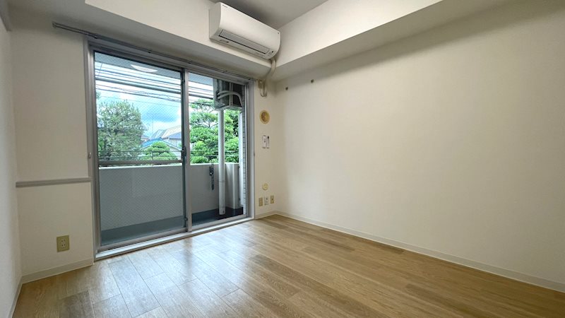 エスタ梅ヶ丘の居間写真